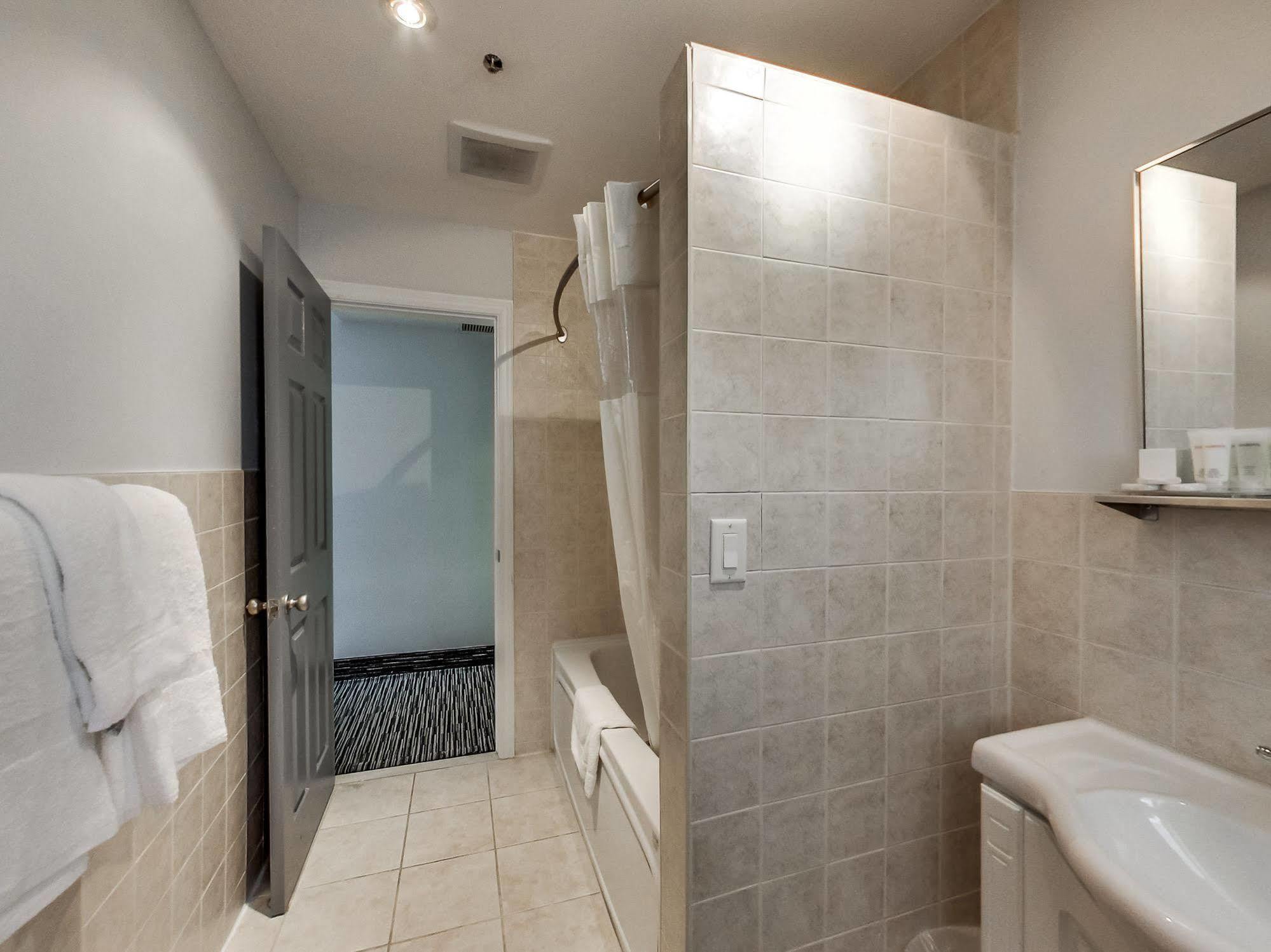 Isabella Hotel & Suites Toronto Ngoại thất bức ảnh