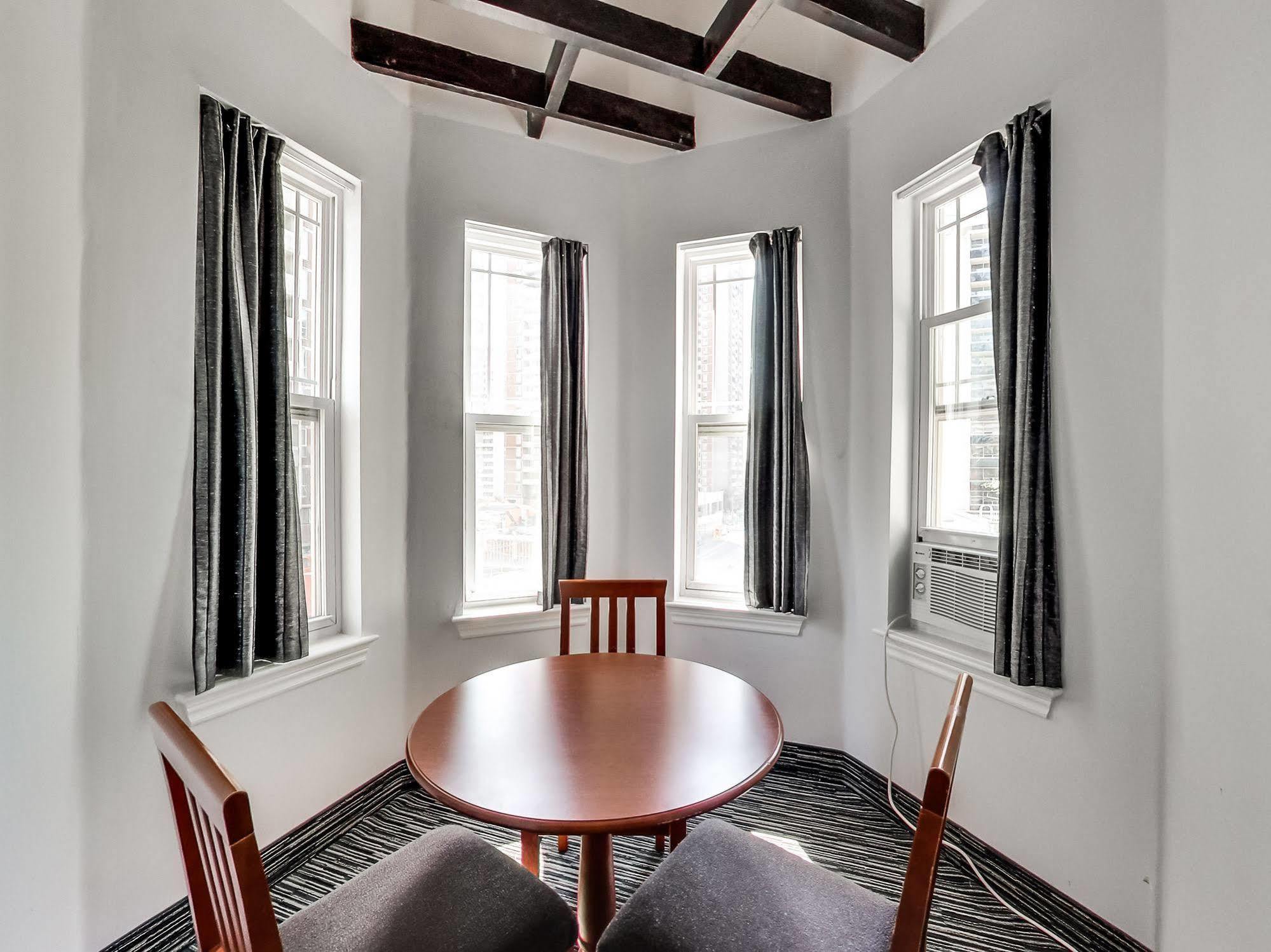 Isabella Hotel & Suites Toronto Ngoại thất bức ảnh